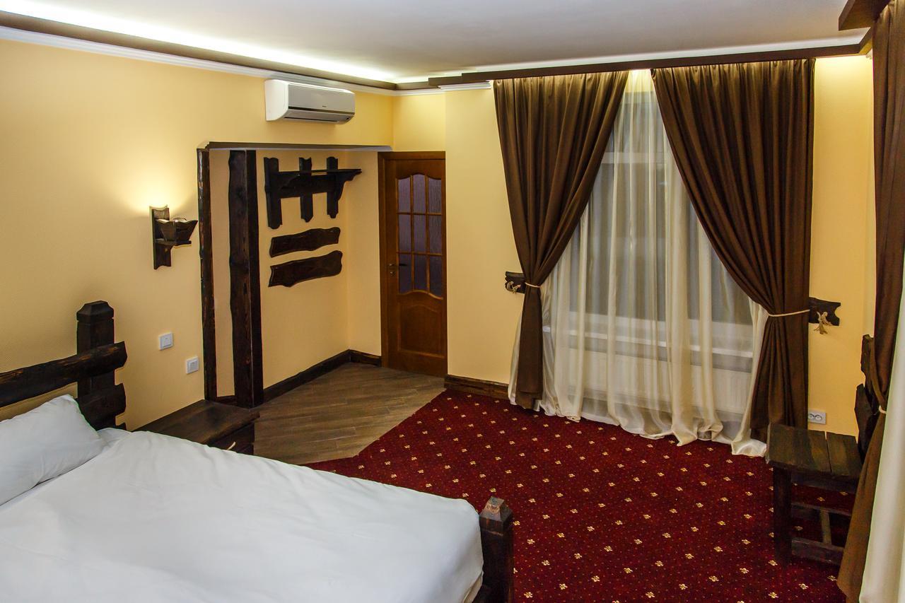 Dniprovskiy Dvir Stari Kodaky Habitación foto